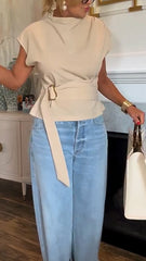 Damski top casualowy z okrągłym dekoltem i metalową klamrą