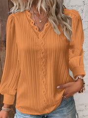 Elegancka i modna damska koszula koronkowa w jednolitym kolorze