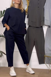 Dwuczęściowy damski garnitur casualowy z okrągłym dekoltem i długim rękawem