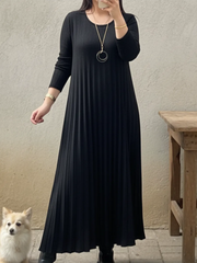 Elegancka plisowana sukienka dzianinowa w jednolitym kolorze