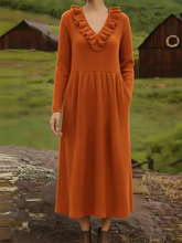 Elegancka sukienka midi z dzianiny w stylu retro z dekoltem w serek i falbankami