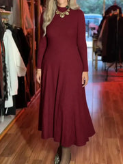 Damska dzianinowa sukienka sweterkowa o dopasowanym kroju