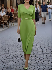 Elegancka zielona sukienka midi z dekoltem w serek (z paskiem)