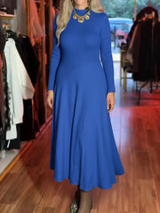 Damska dzianinowa sukienka sweterkowa o dopasowanym kroju