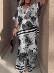 Damski luźny, swobodny garnitur z dekoltem w serek i nadrukiem w formie topu i spodni