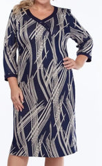 Elegancka damska sukienka z abstrakcyjnym nadrukiem i rękawami 3/4