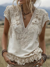 Damska koszulka z krótkim rękawem i dekoltem w serek z mieszanki lnu, haftowana róża