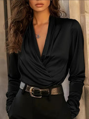 Elegancka, modna bluzka damska z dekoltem w szpic