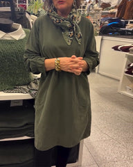 Damska luźna sukienka z długim rękawem w dużym rozmiarze