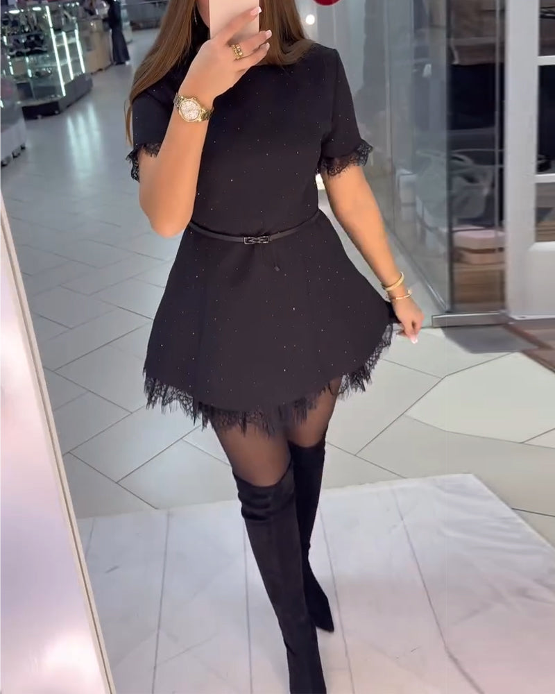 Elegancka, błyszcząca koronkowa sukienka damska