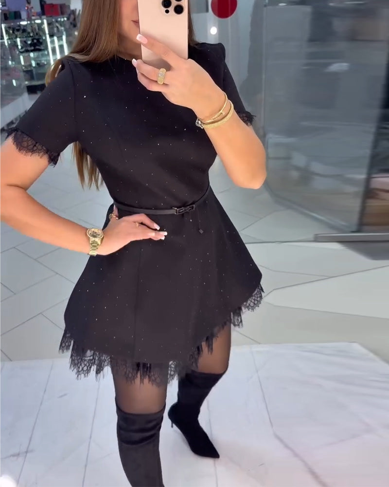 Elegancka, błyszcząca koronkowa sukienka damska