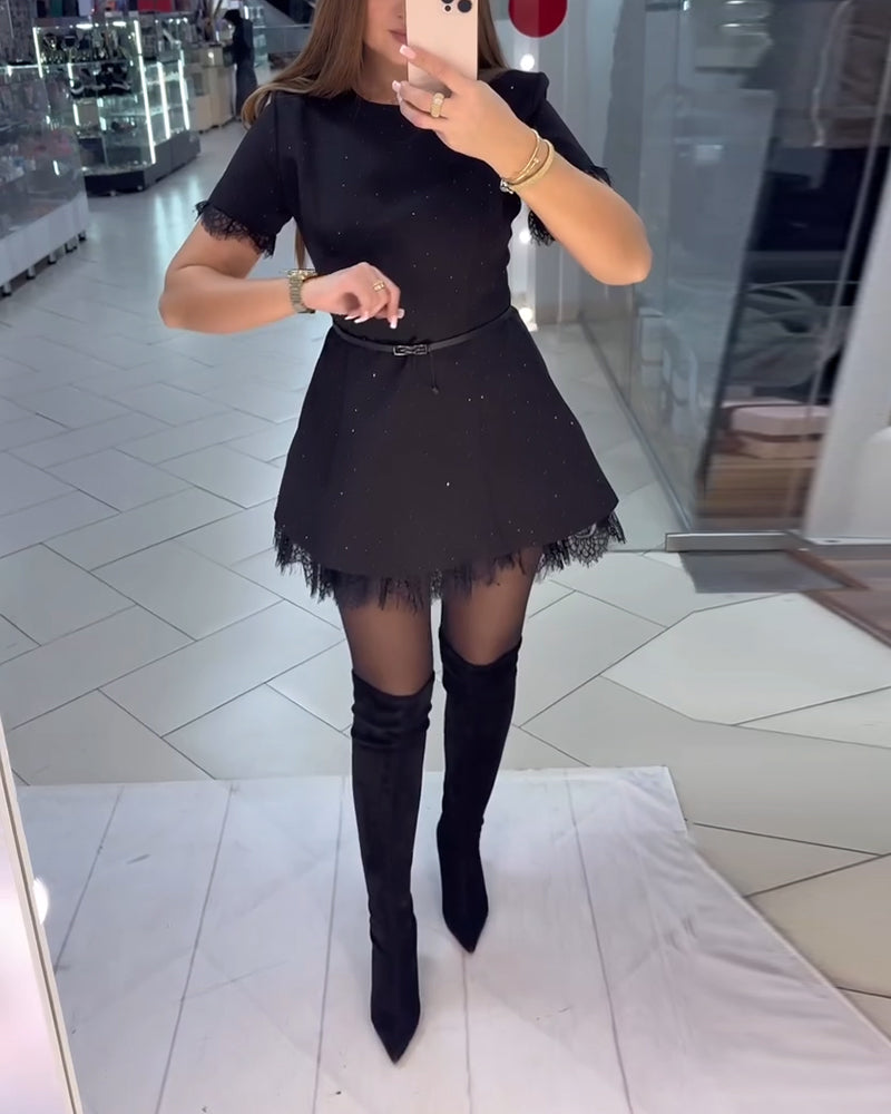 Elegancka, błyszcząca koronkowa sukienka damska