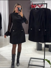 Elegancka sukienka damska z koronkowymi rękawami