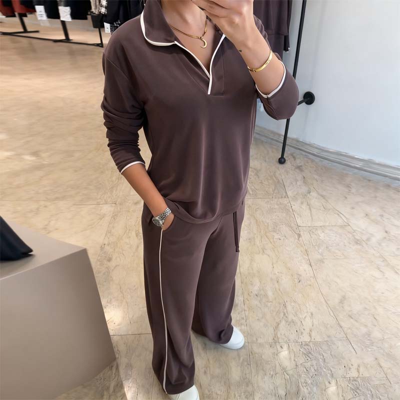 Damski, swobodny komplet: top z dekoltem w serek i spodnie z szerokimi nogawkami