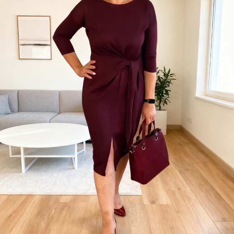 Elegancka sukienka midi z węzłem z przodu i rozcięciem dla kobiet